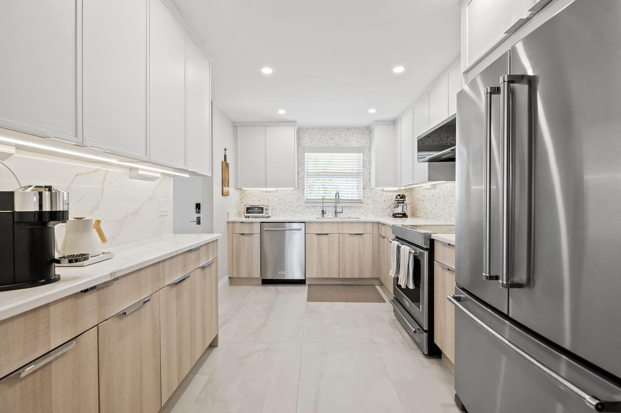 511 BAYSHORE Drive 603