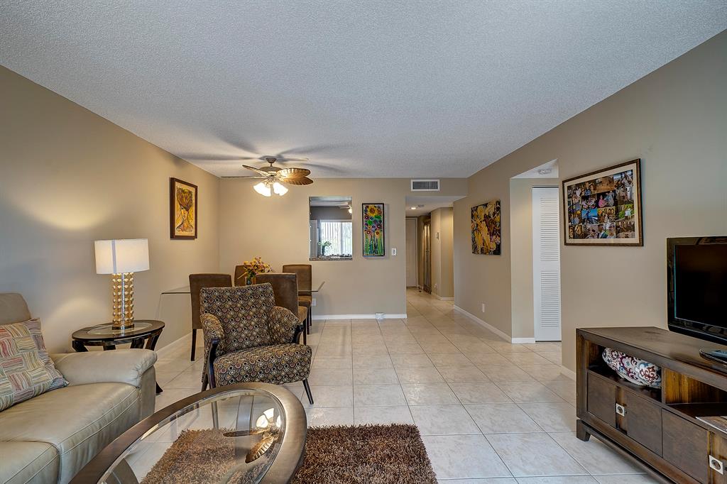 HUNTINGTON LAKES SEC THREE CONDOS - Residential