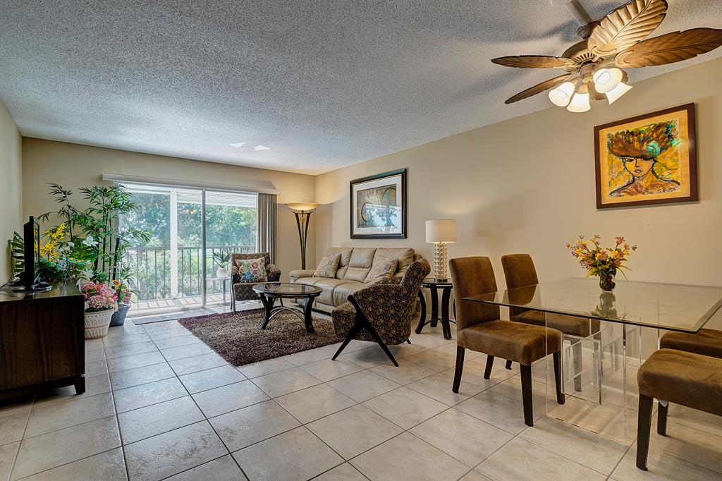 HUNTINGTON LAKES SEC THREE CONDOS - Residential