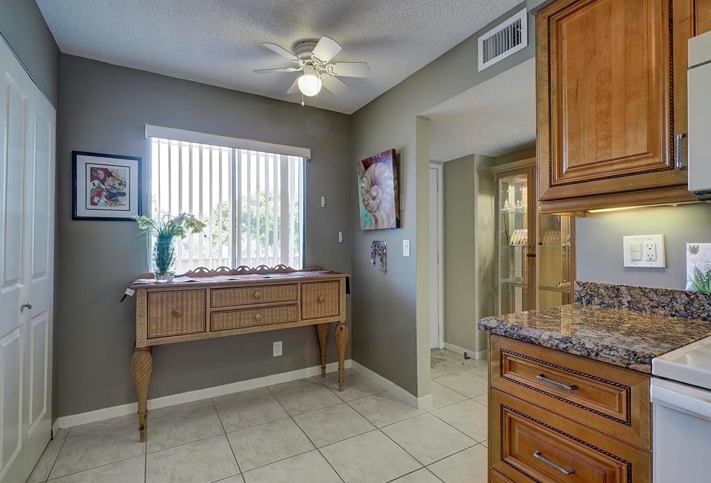 HUNTINGTON LAKES SEC THREE CONDOS - Residential