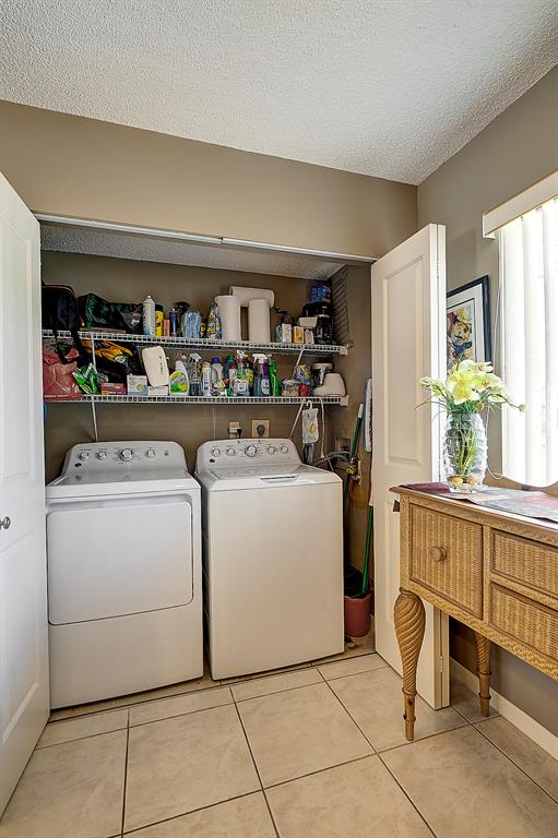 HUNTINGTON LAKES SEC THREE CONDOS - Residential