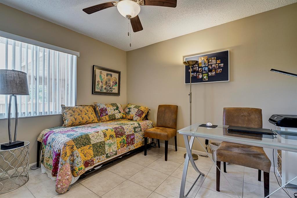 HUNTINGTON LAKES SEC THREE CONDOS - Residential