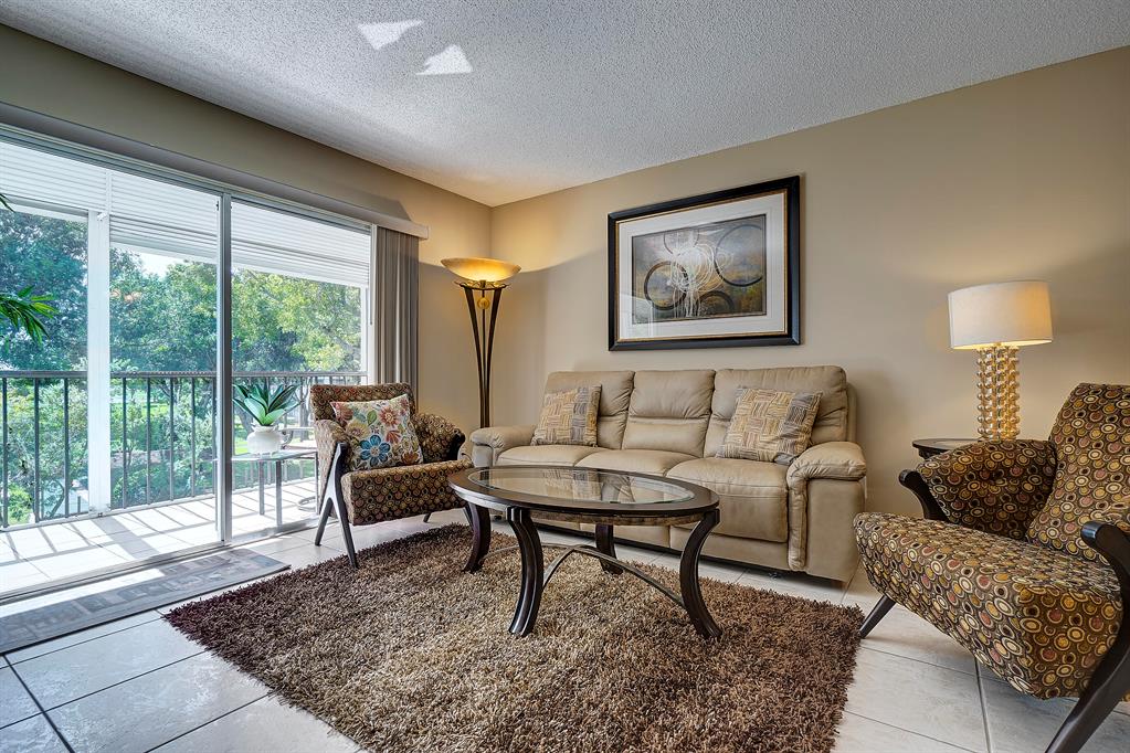 HUNTINGTON LAKES SEC THREE CONDOS - Residential