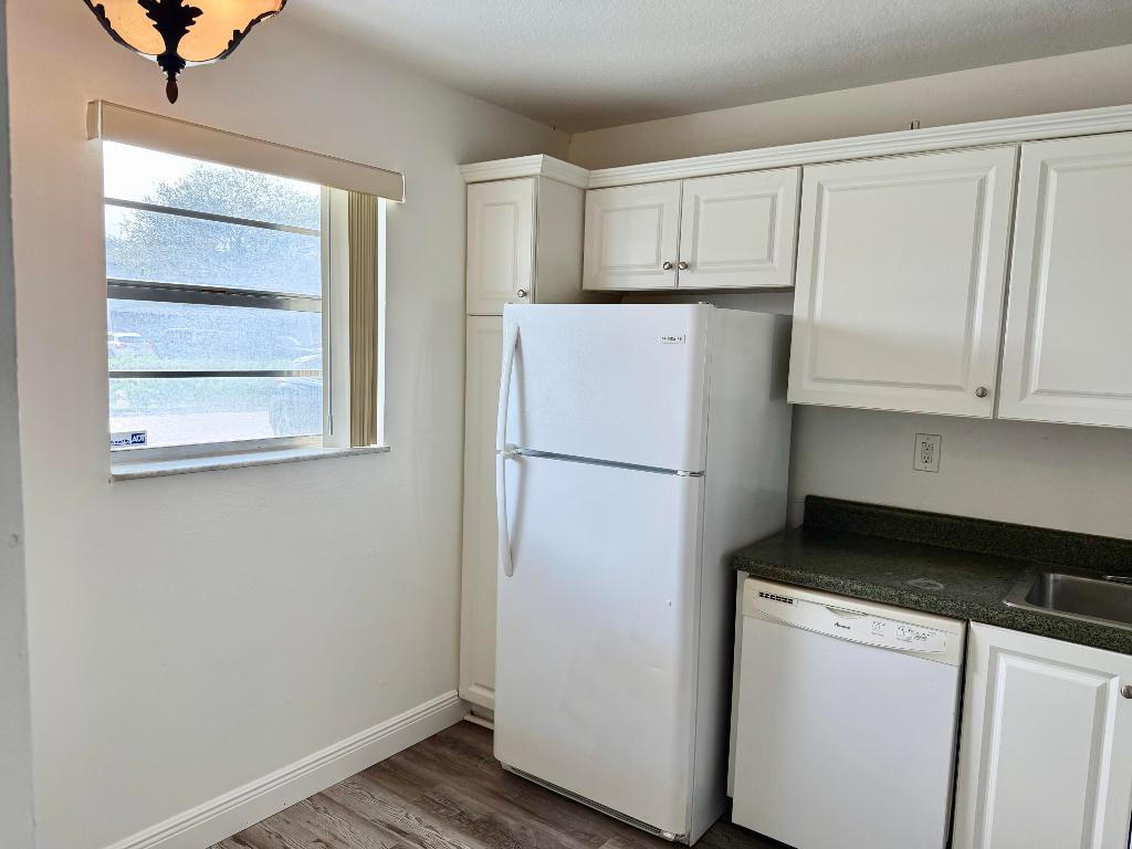 LAGO DEL REY CONDO - Residential