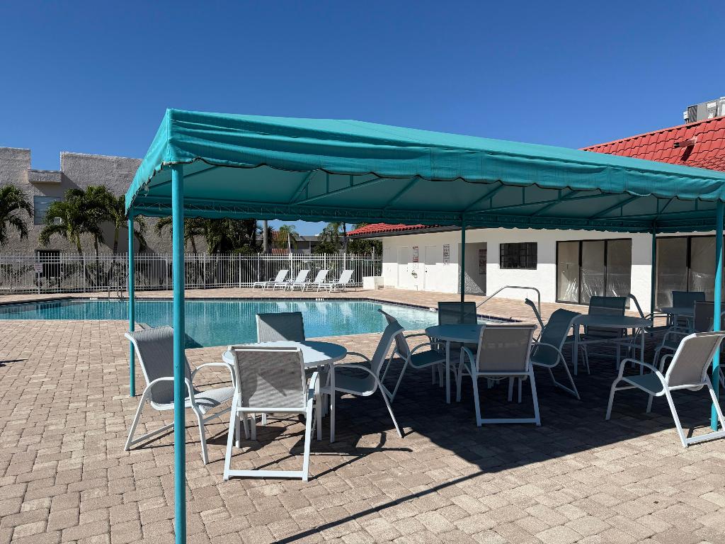 LAGO DEL REY CONDO - Residential