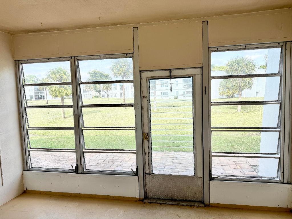 LAGO DEL REY CONDO - Residential