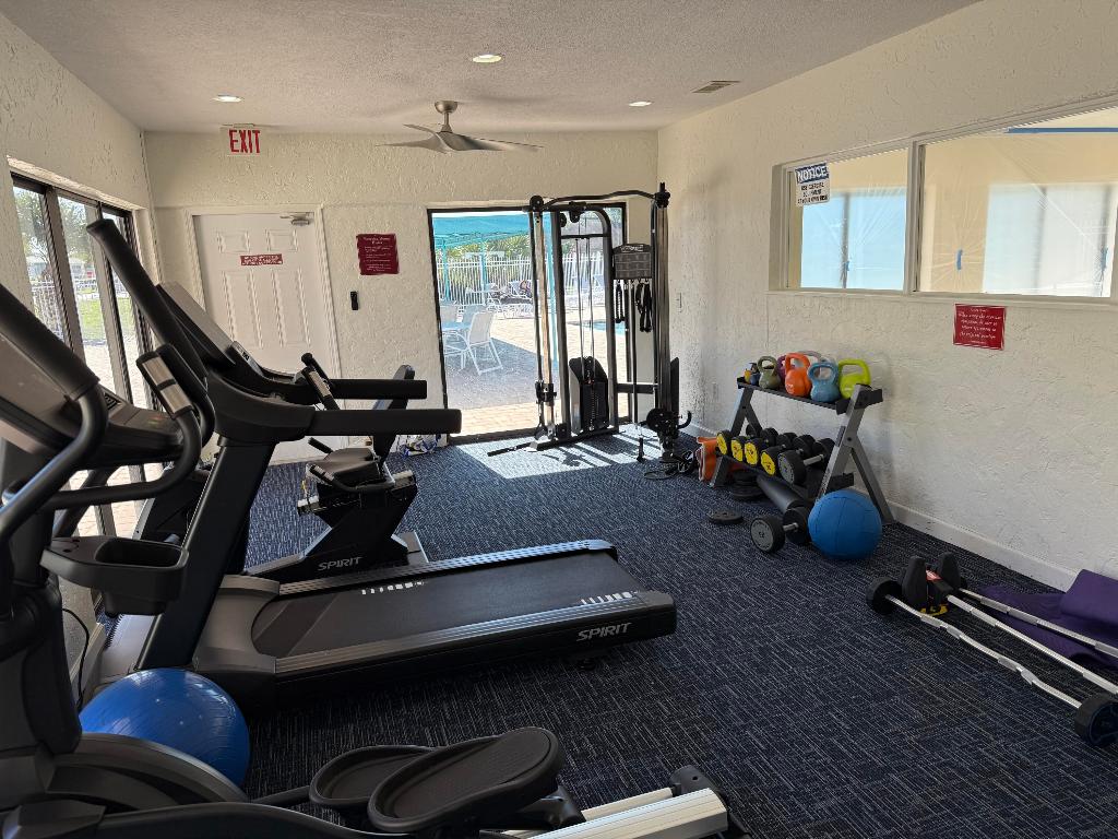 LAGO DEL REY CONDO - Residential