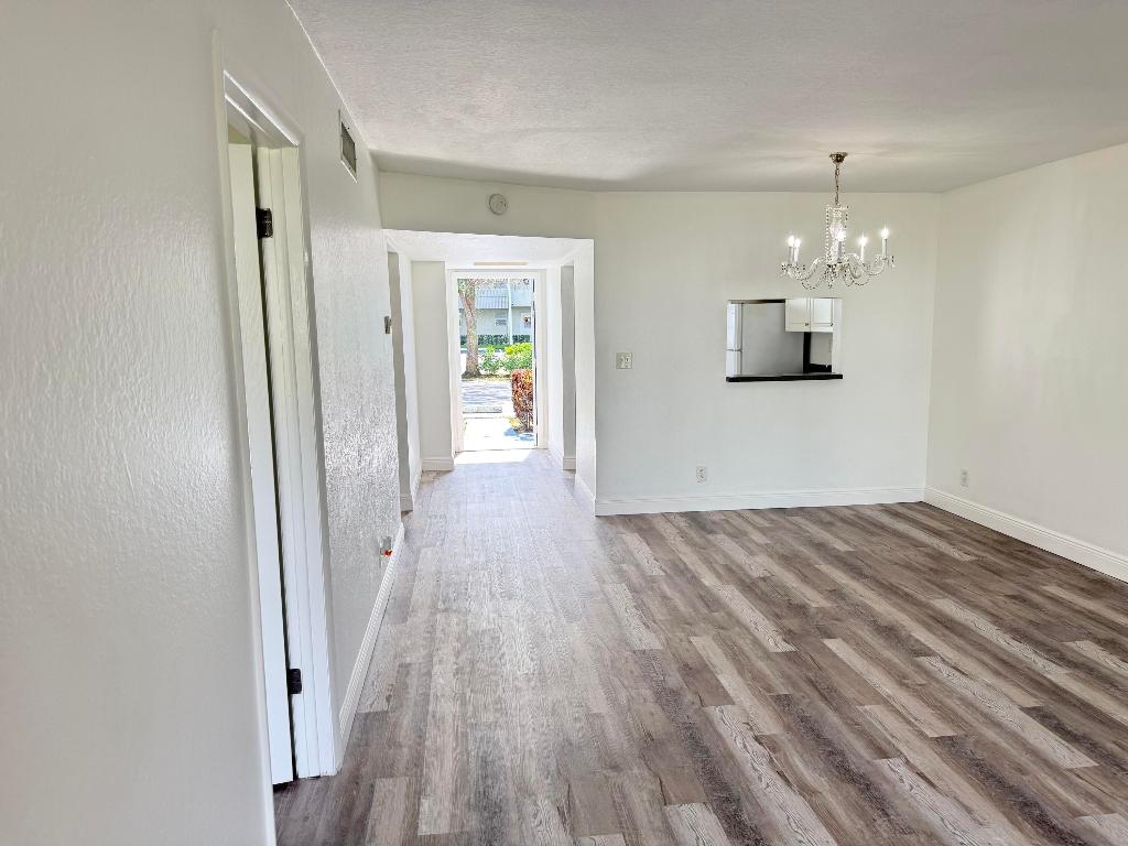 LAGO DEL REY CONDO - Residential