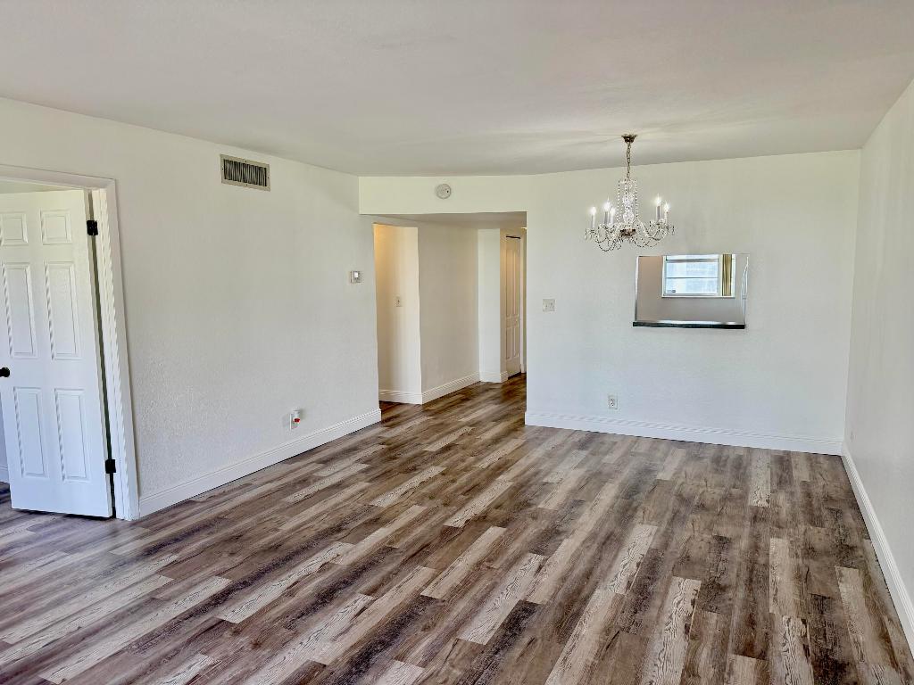 LAGO DEL REY CONDO - Residential