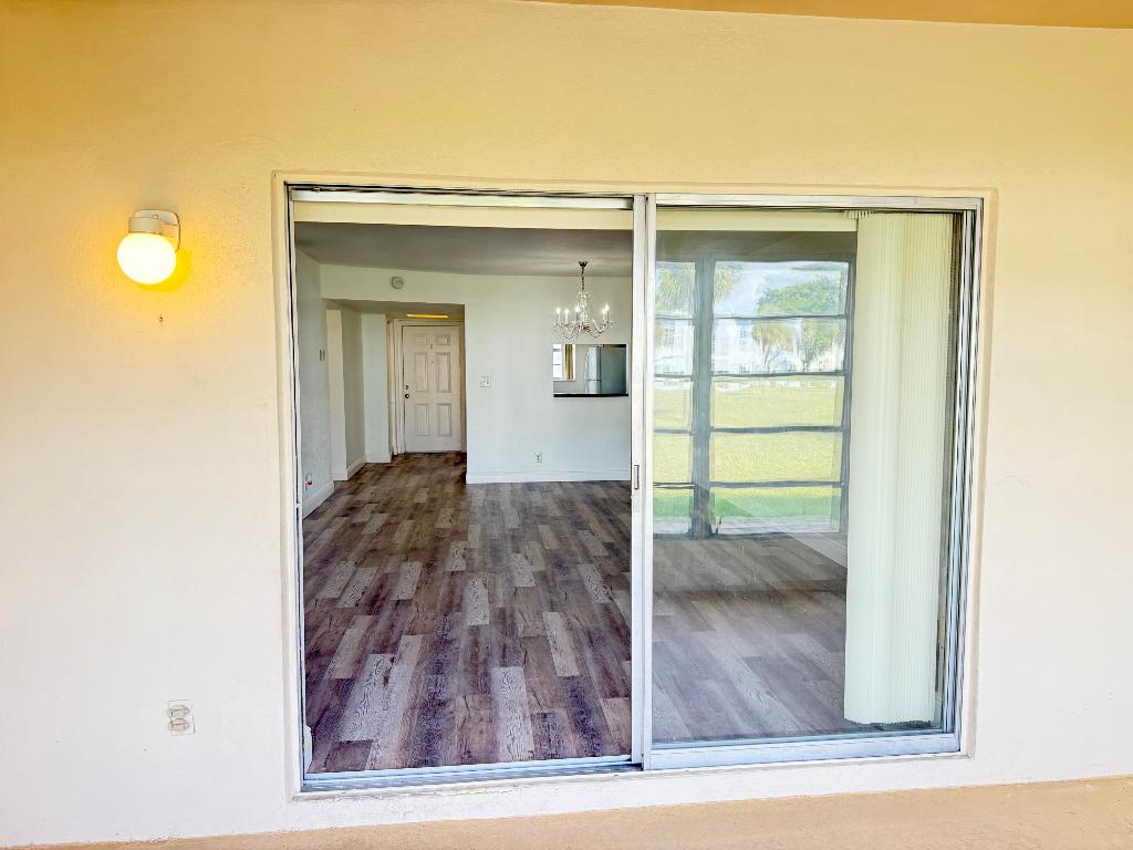 LAGO DEL REY CONDO - Residential