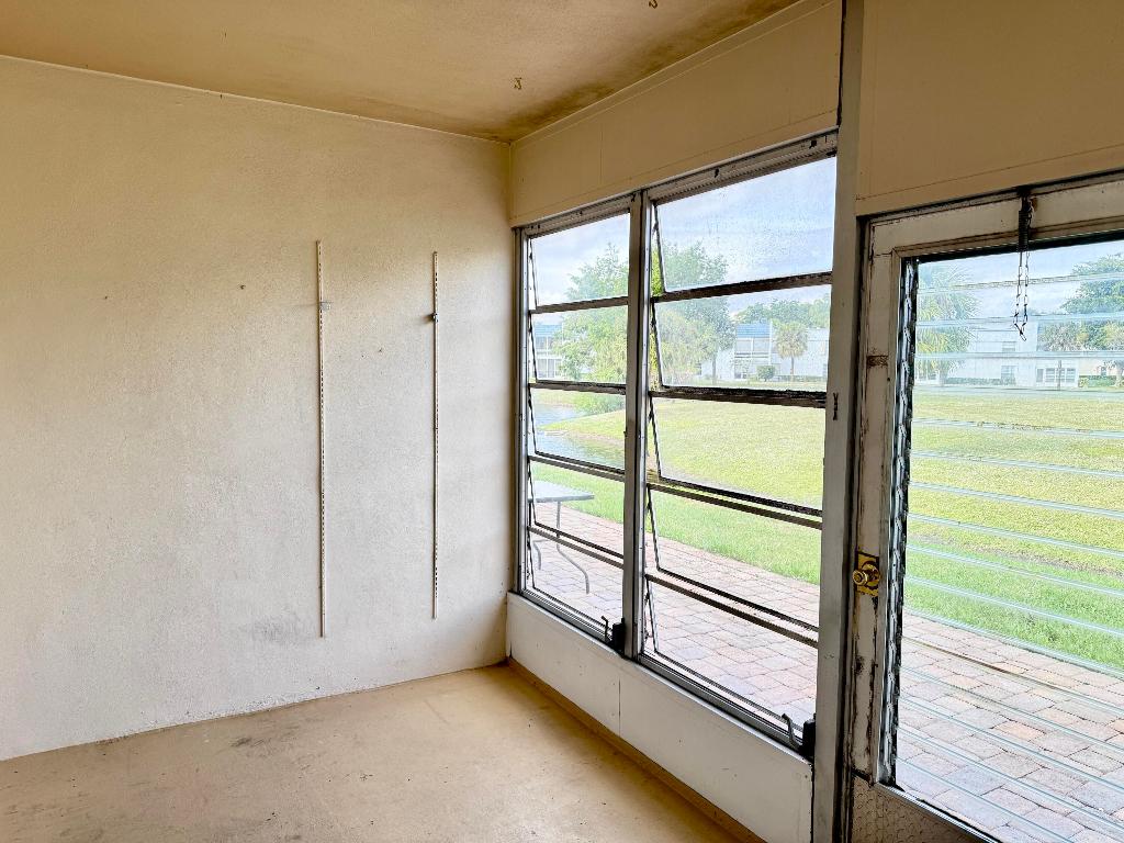 LAGO DEL REY CONDO - Residential