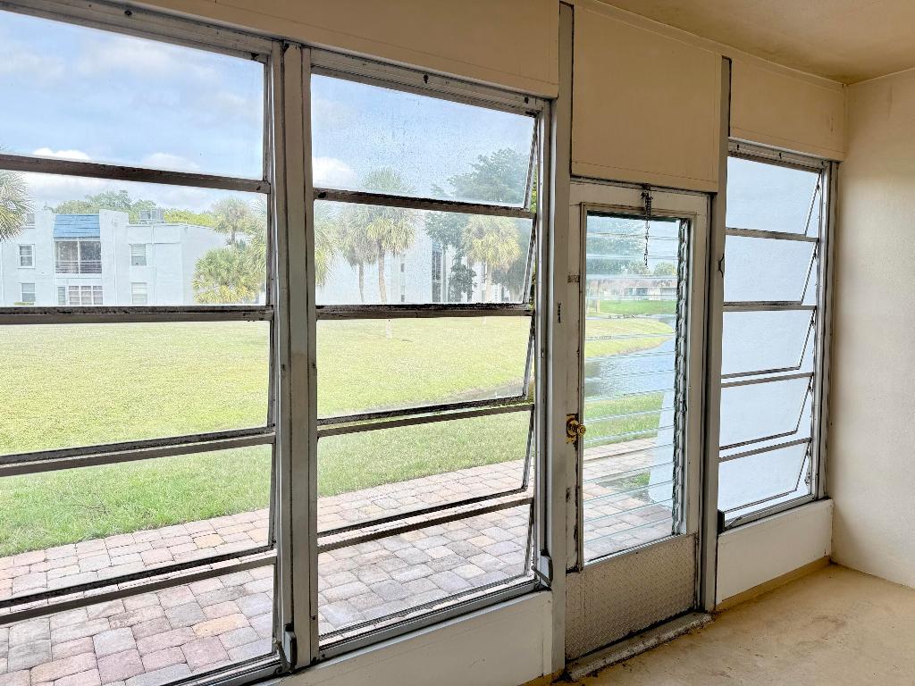 LAGO DEL REY CONDO - Residential