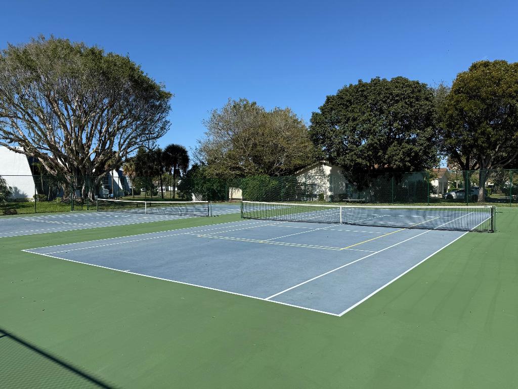 LAGO DEL REY CONDO - Residential