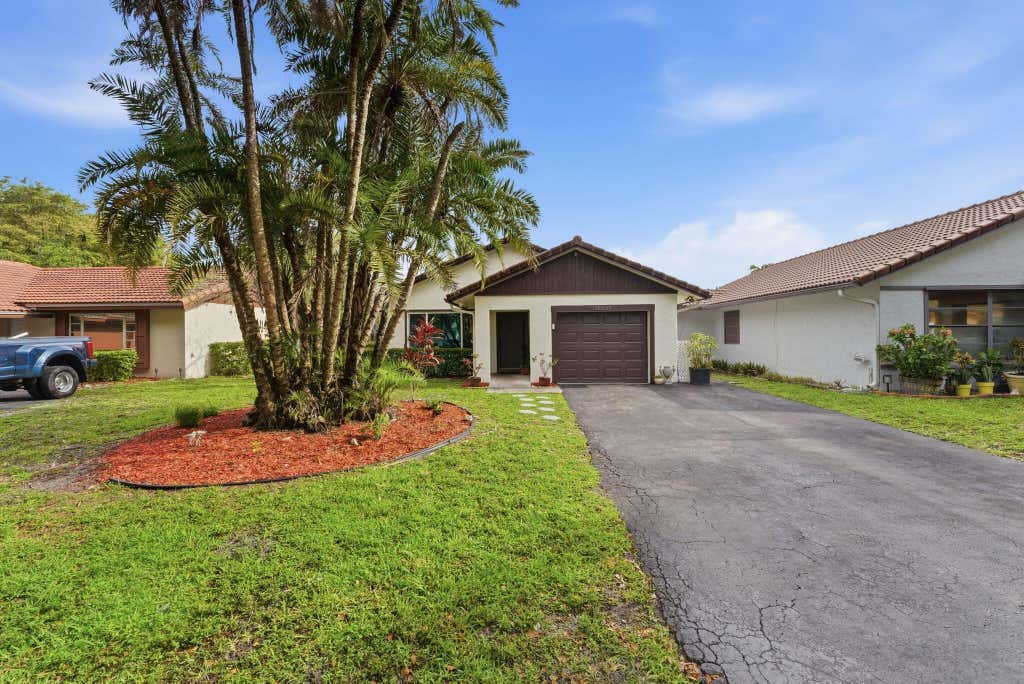 Photo of 10237 NW 31st Street, Coral Springs, FL 33065 (MLS # B26048483)