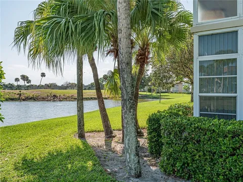 34 Vista Gardens Trail Unit 107, Vero Beach, FL MLS: R11020307