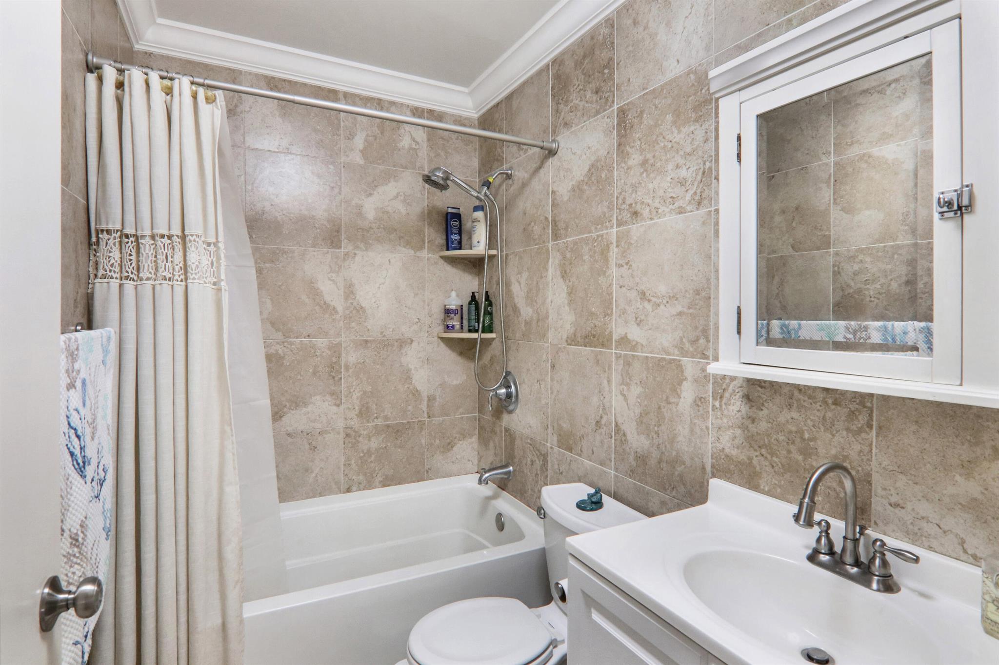 LEE ESTATES 4 - Residential