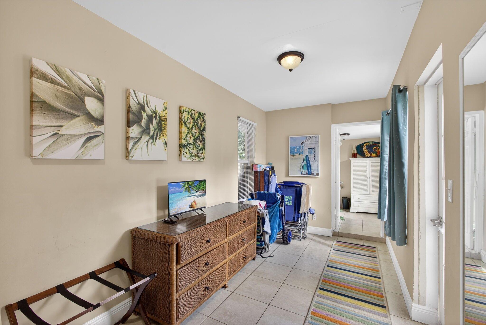 GUARINO FRANK T TRAILER P - Residential