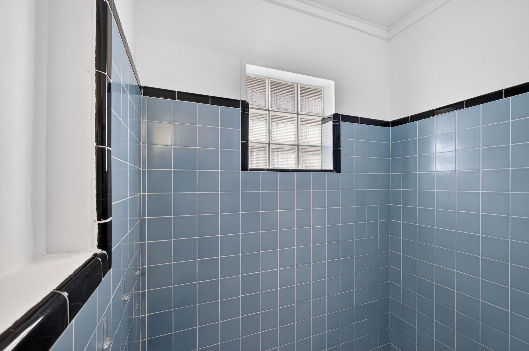 GUARINO FRANK T TRAILER P - Residential