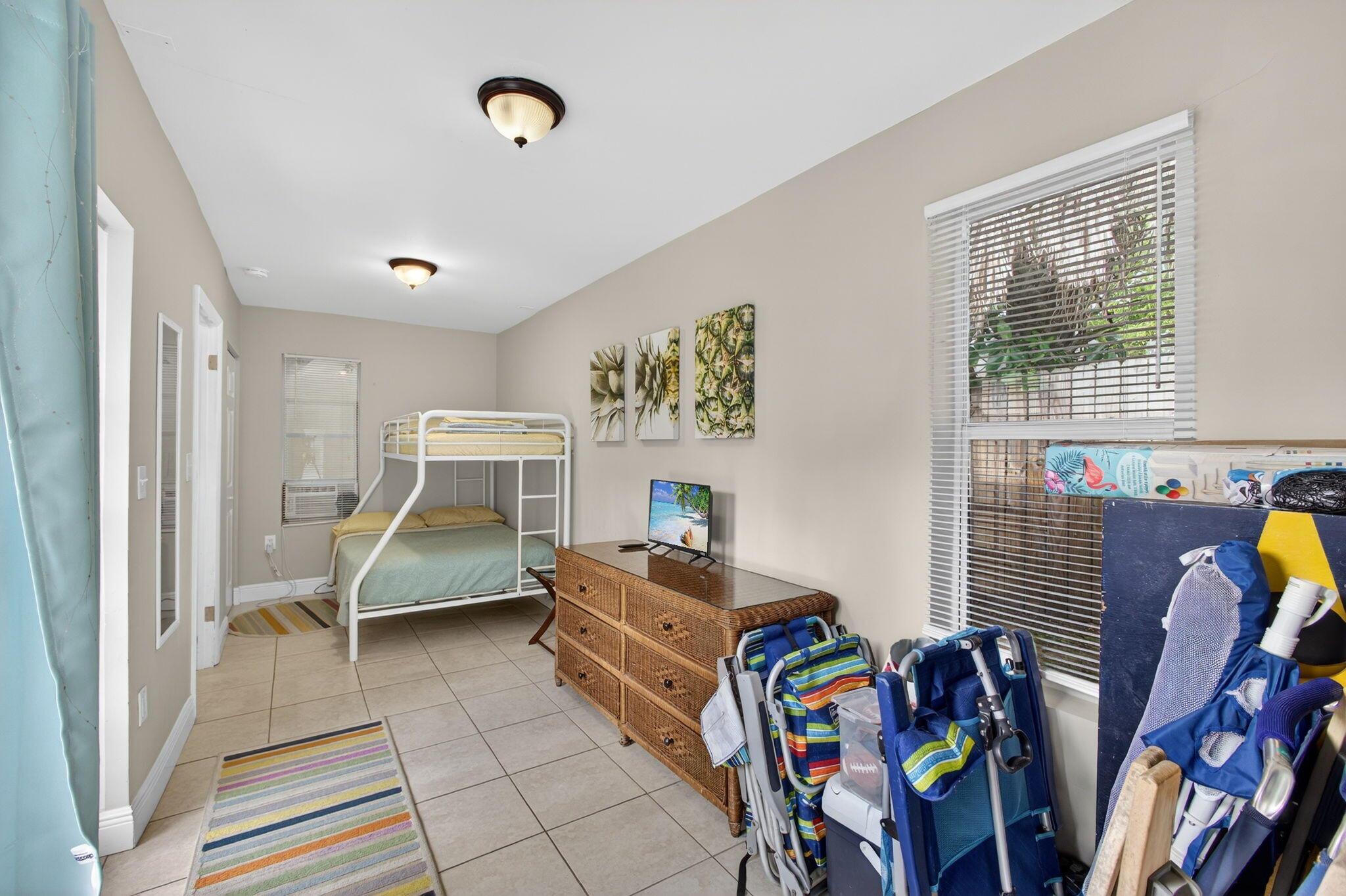 GUARINO FRANK T TRAILER P - Residential