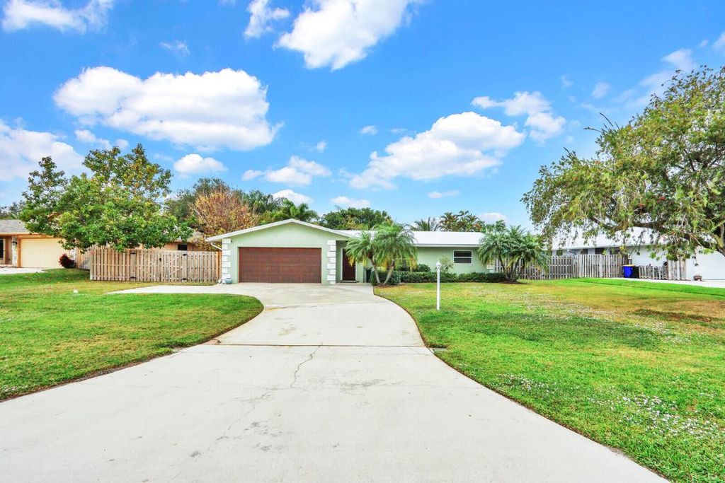 Photo of 3035 SE Glasgow Drive, Stuart, FL 34997 (MLS # R11154442)