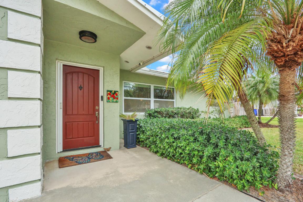 3035 SE Glasgow Drive