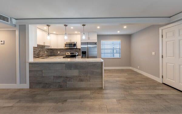 KINGS POINT FLANDERS COND - Residential Lease