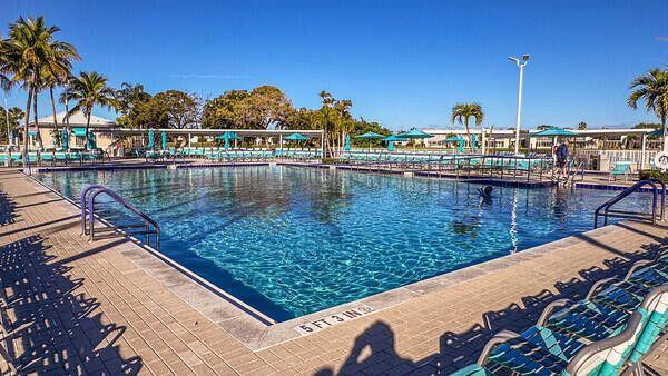 KINGS POINT FLANDERS COND - Residential Lease