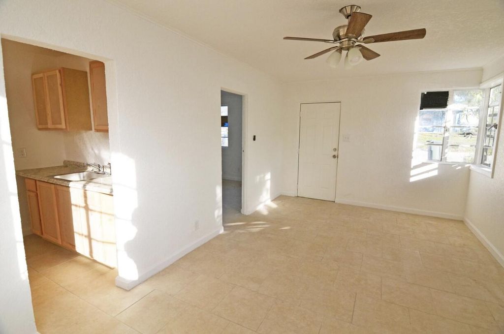 Photo of 603 Cedar Place, Fort Pierce, FL 34950 (MLS # R10976013)