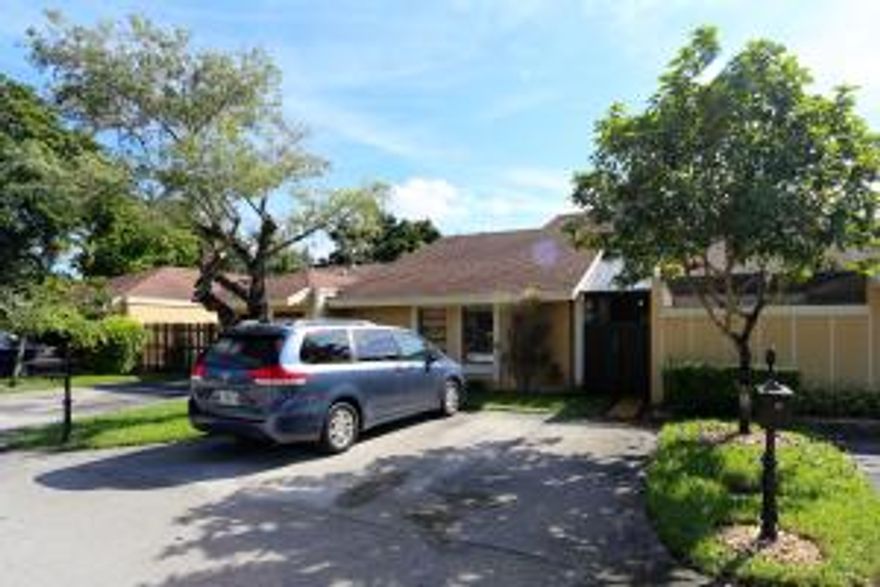 At 22584 Vistawood Way lies a spacious, well taken care of villa with a kitchen you'll fall in love with. Situated in the quiet, park-like community of Timberwalk at Logger's Run, residents here enjoy a relaxed lifestyle with amenities like community pools, sports courts, & children's playgrounds. Enter through the front door to experience what it truly feels like to be home, featuring high ceilings, a completely renovated kitchen, & a large living area. Spacious, screened outdoor patio with additional storage space. Within minutes to Boca Raton's A-Rated schools (including walking distance to Logger's Run Middle), shopping (just around the corner), & Logger's Run Park.