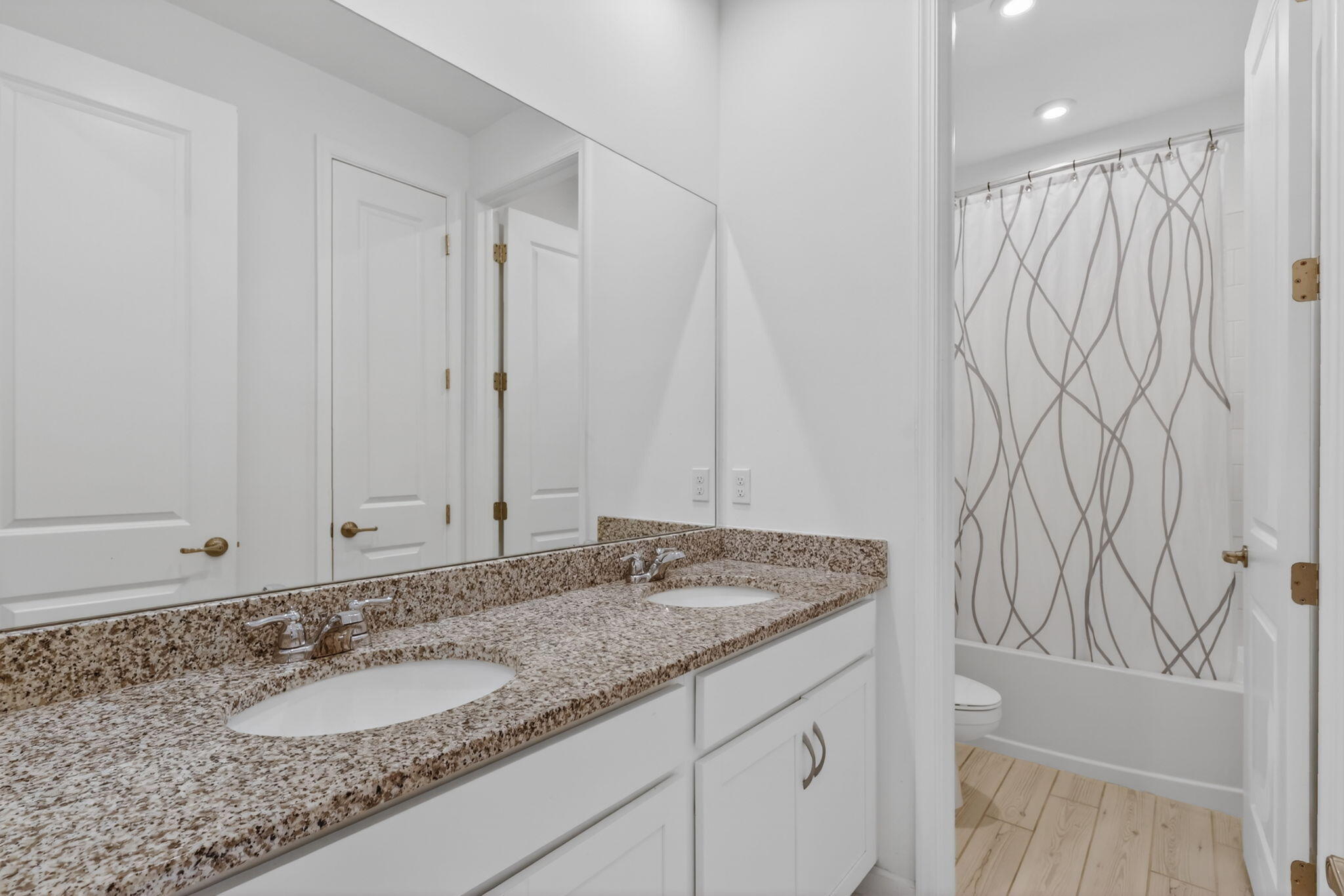 EMERY II - Residential