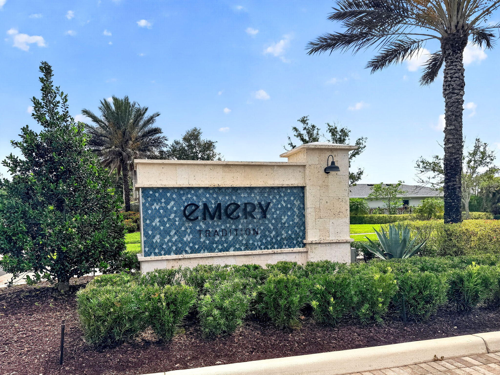 EMERY II - Residential
