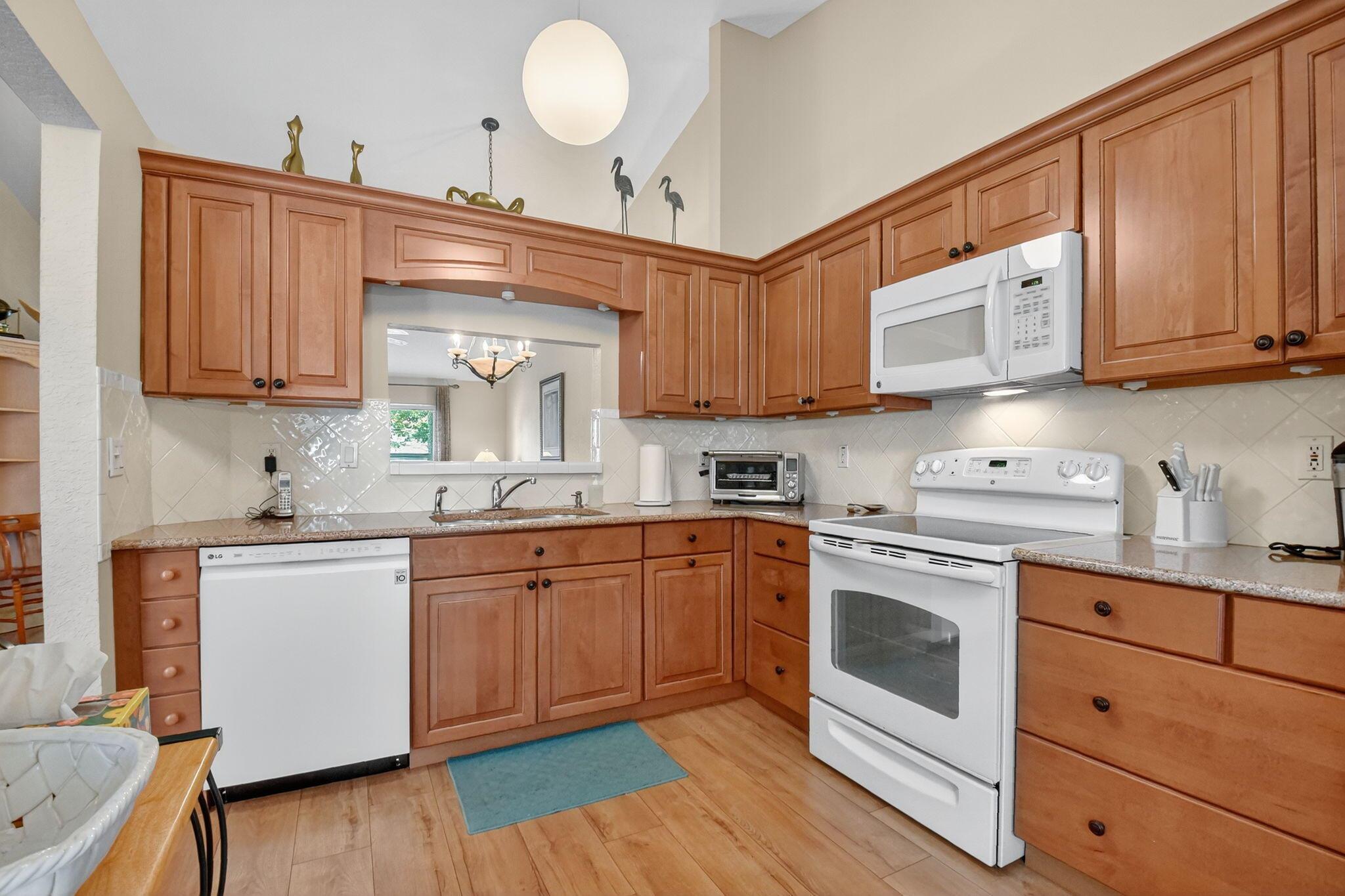 FLORAL LAKES 1 - Residential