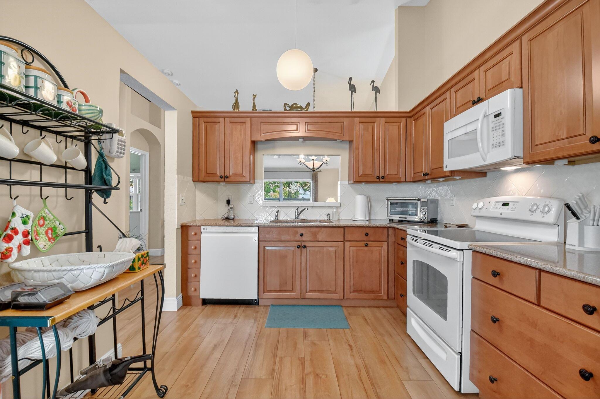 FLORAL LAKES 1 - Residential