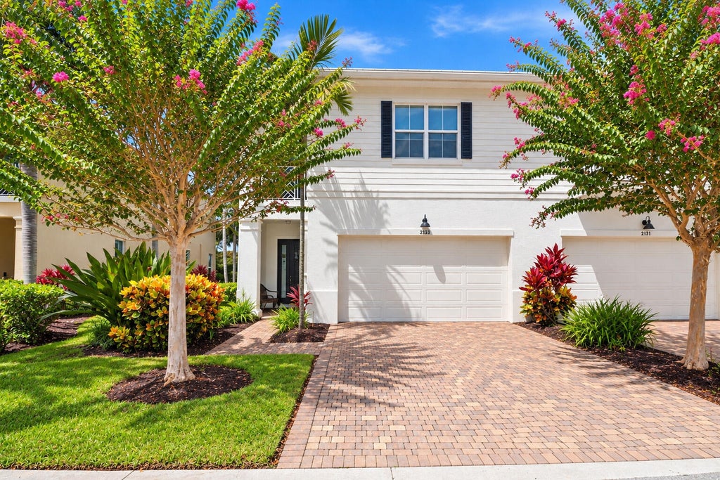 Photo of 2133 WELLS Place, Palm Beach Gardens, FL 33418 (MLS # B26076434)