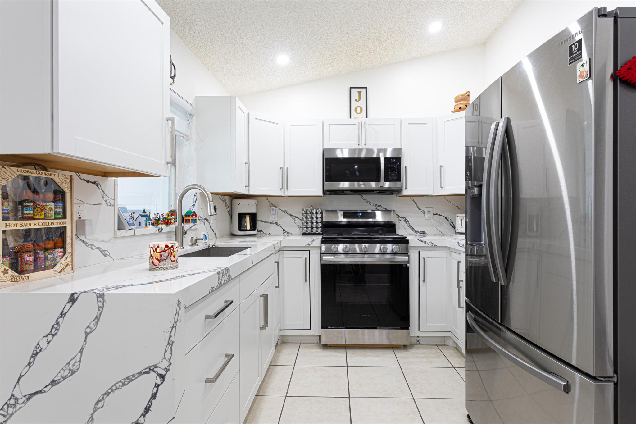 LEE ESTATES 1 - Residential Lease