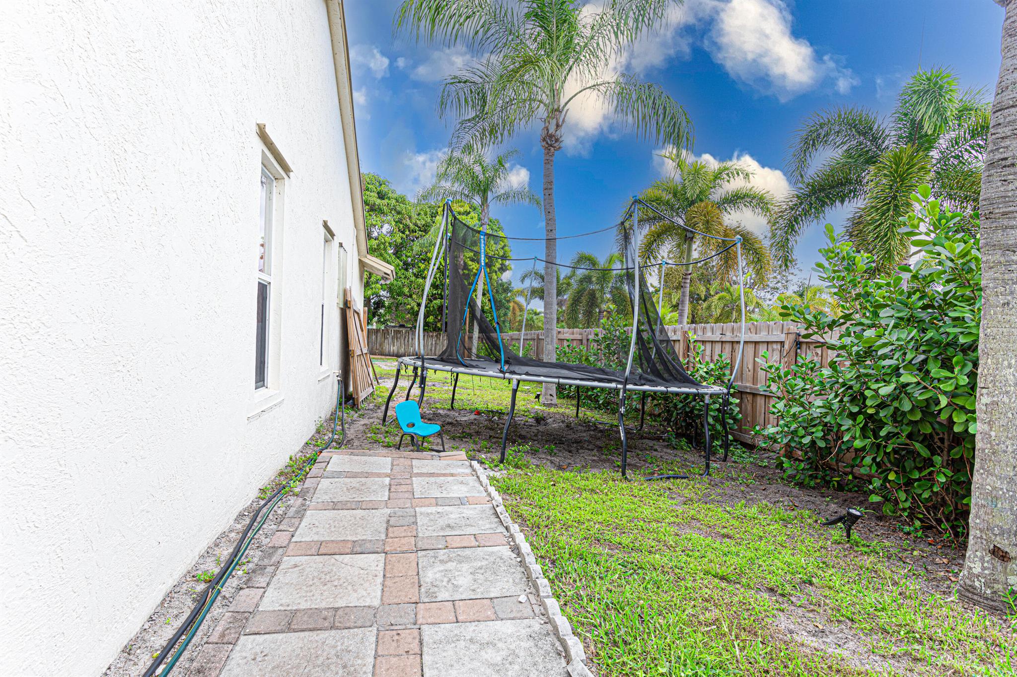 LEE ESTATES 1 - Residential Lease