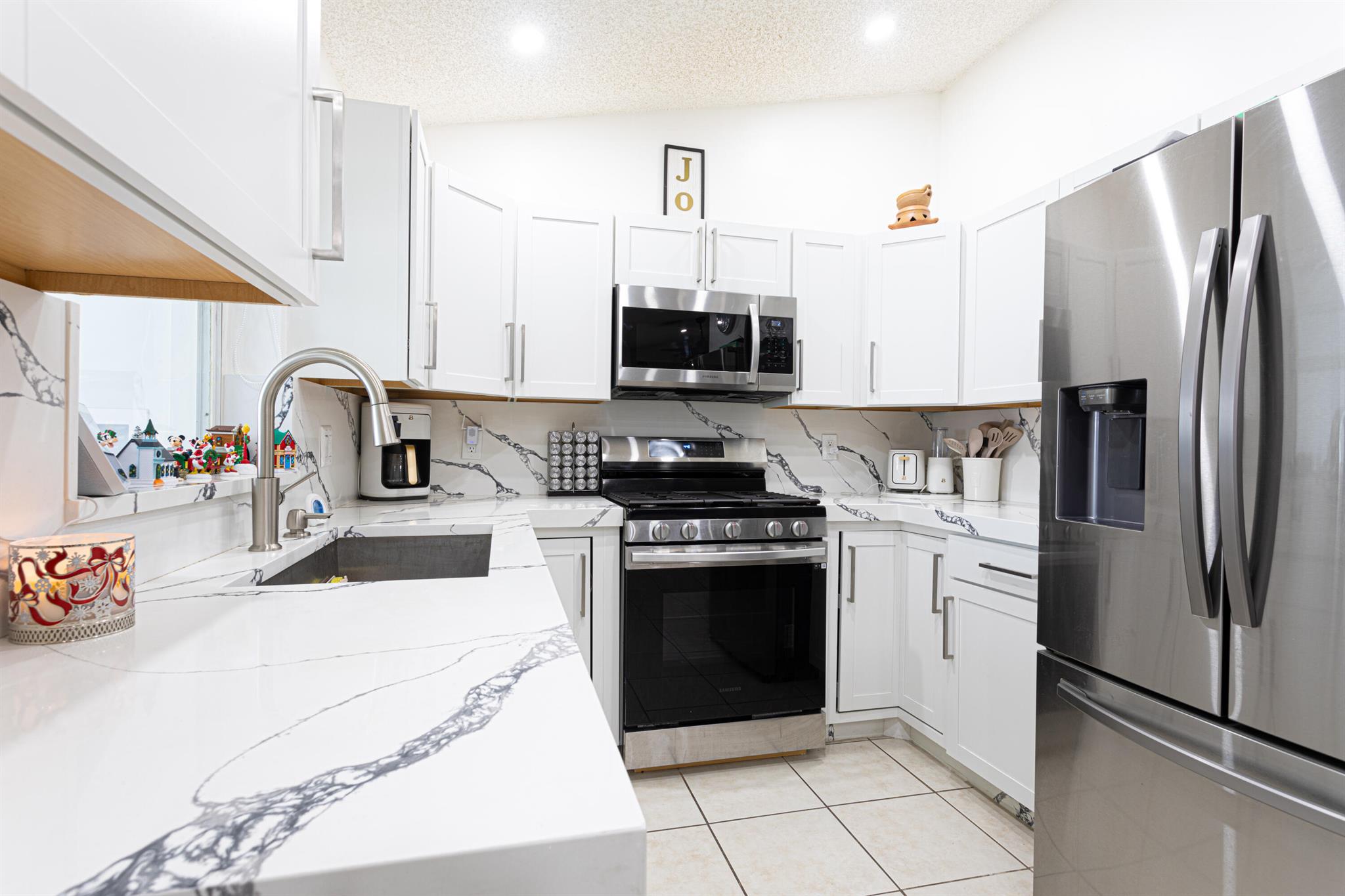 LEE ESTATES 1 - Residential Lease