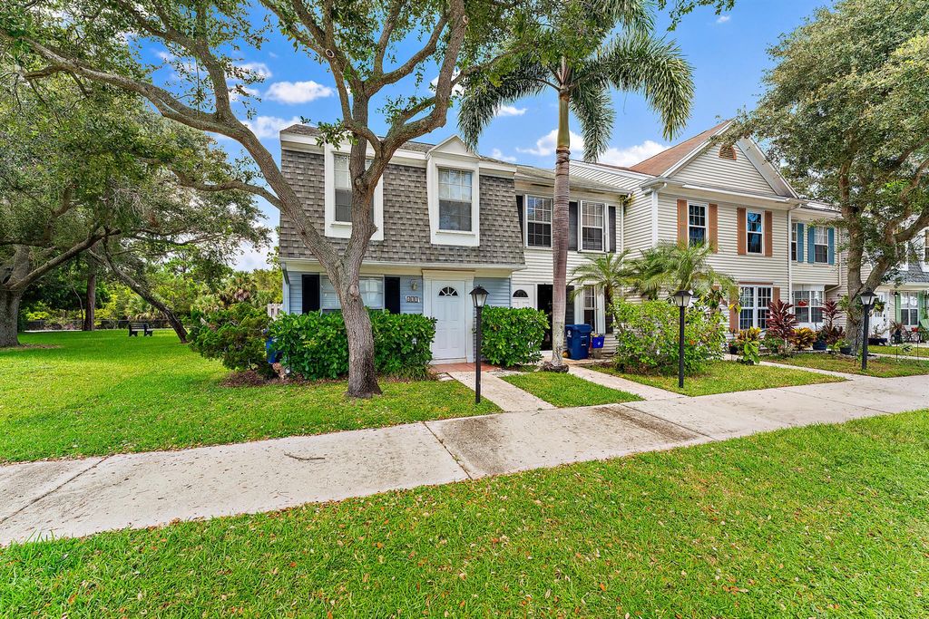 Photo of 400 Georgian Park Drive, Jupiter, FL 33458 (MLS # R10919137)
