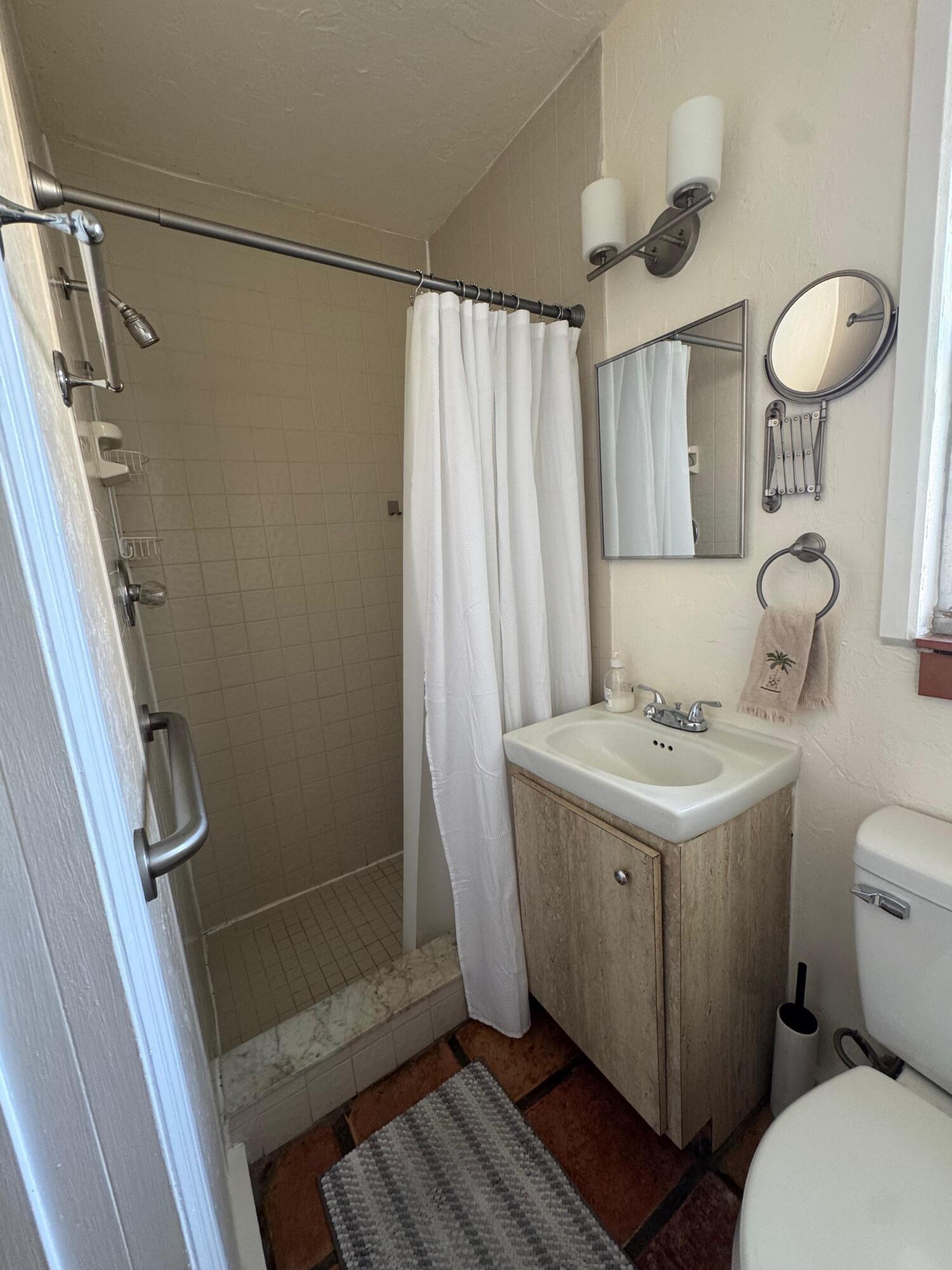 LAKEVIEW PARK 2ND ADD - Residential Lease