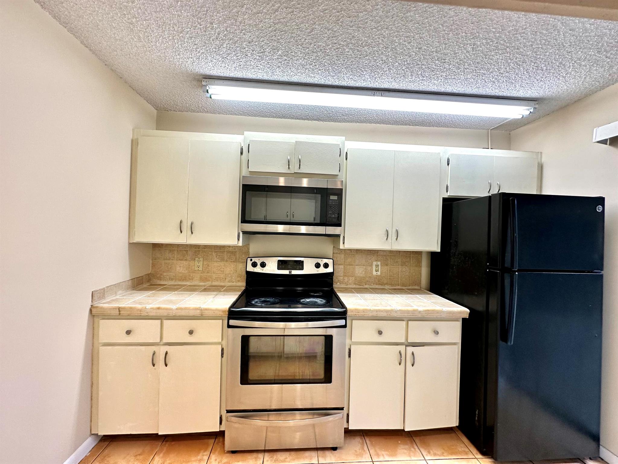 VILLAGE OF SANDALWOOD LAK - Residential Lease