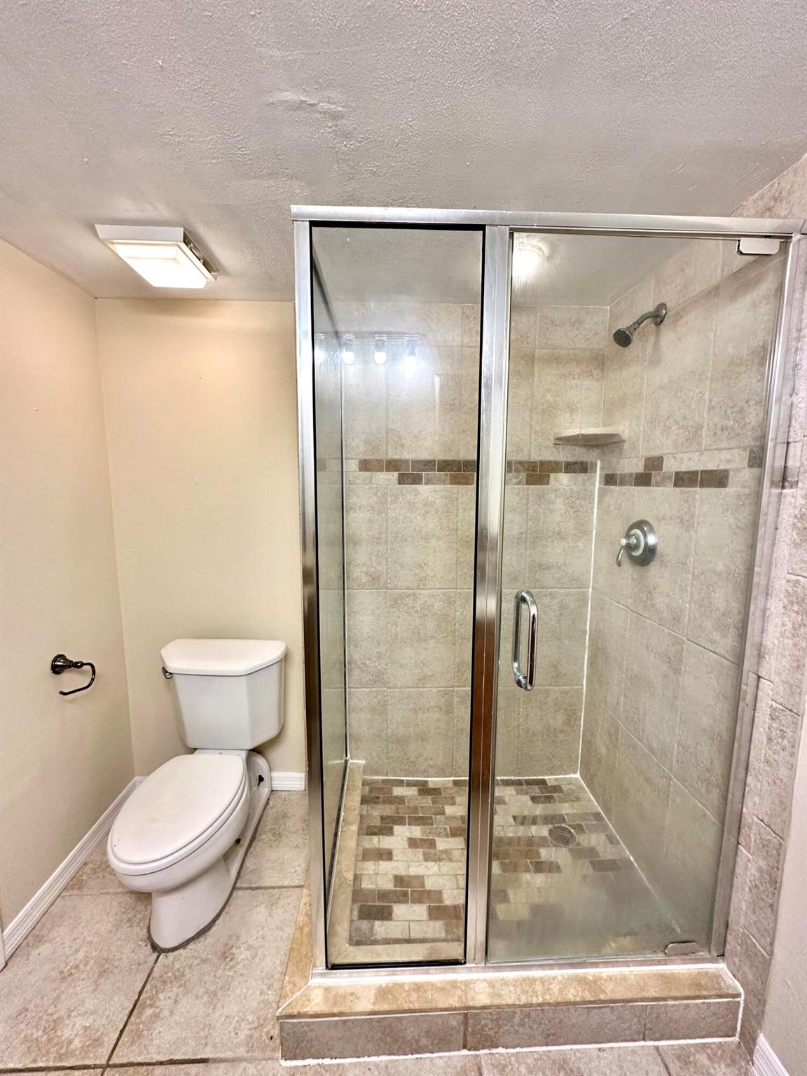 VILLAGE OF SANDALWOOD LAK - Residential Lease