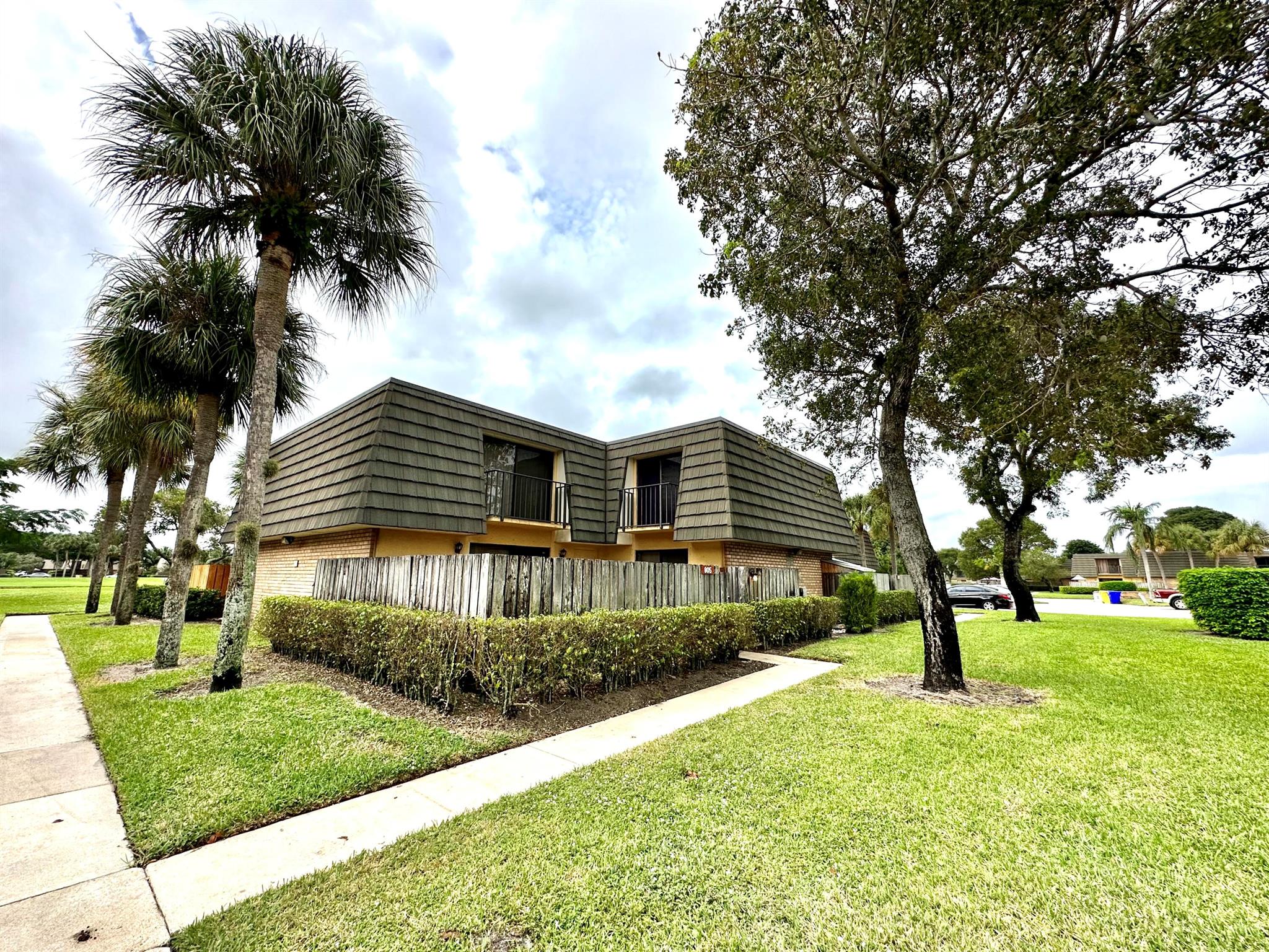 VILLAGE OF SANDALWOOD LAK - Residential Lease