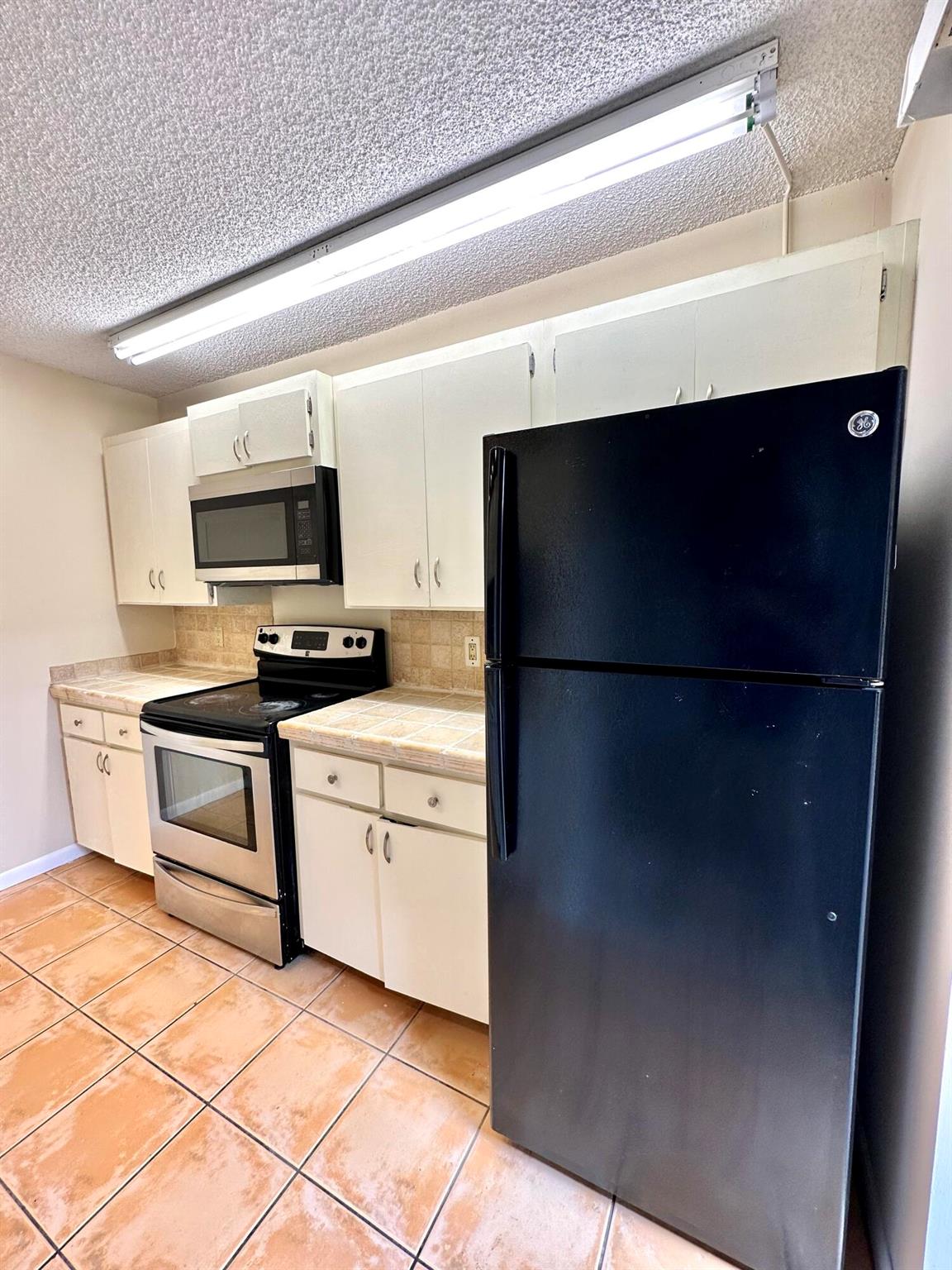 VILLAGE OF SANDALWOOD LAK - Residential Lease