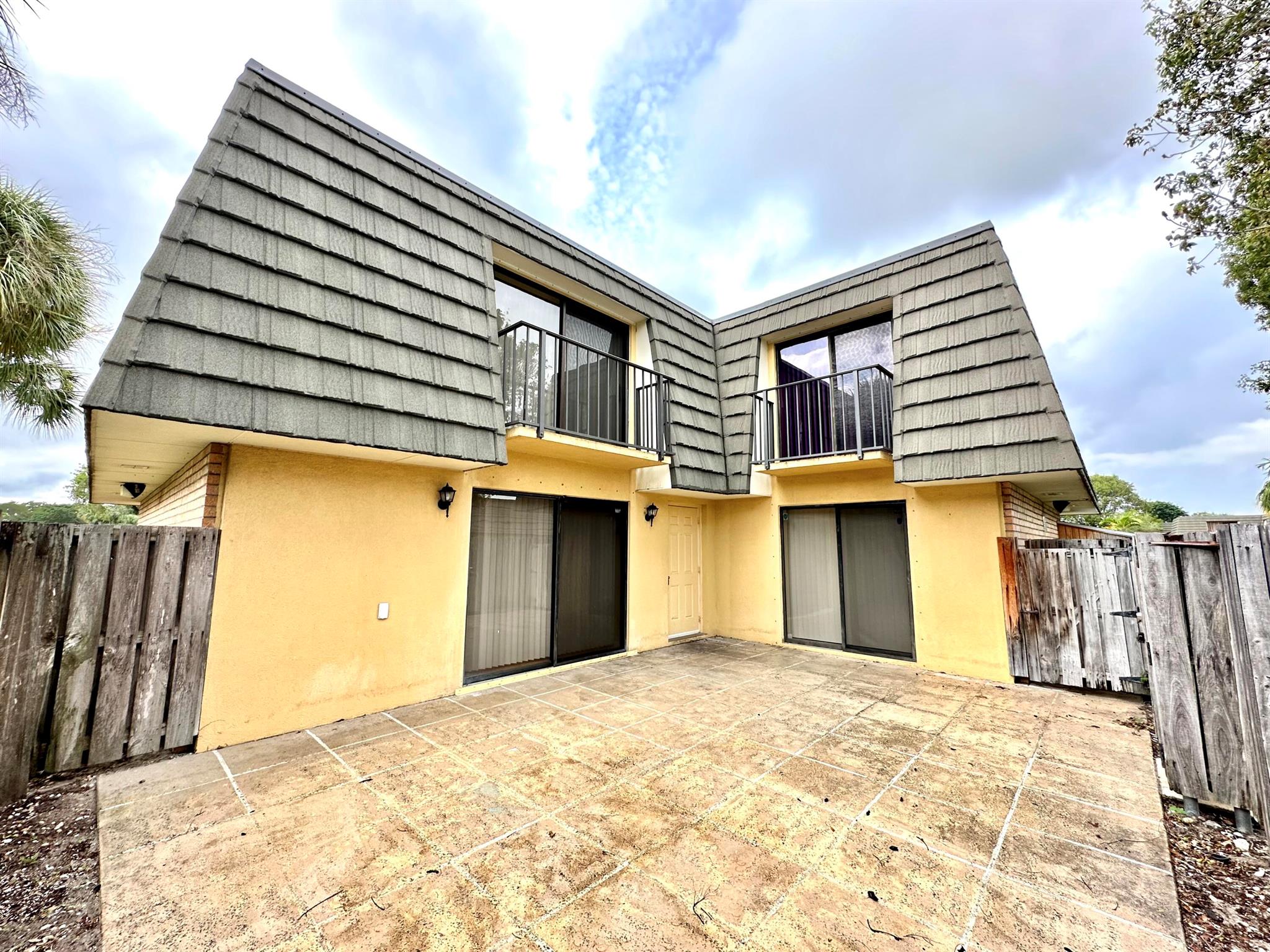 VILLAGE OF SANDALWOOD LAK - Residential Lease