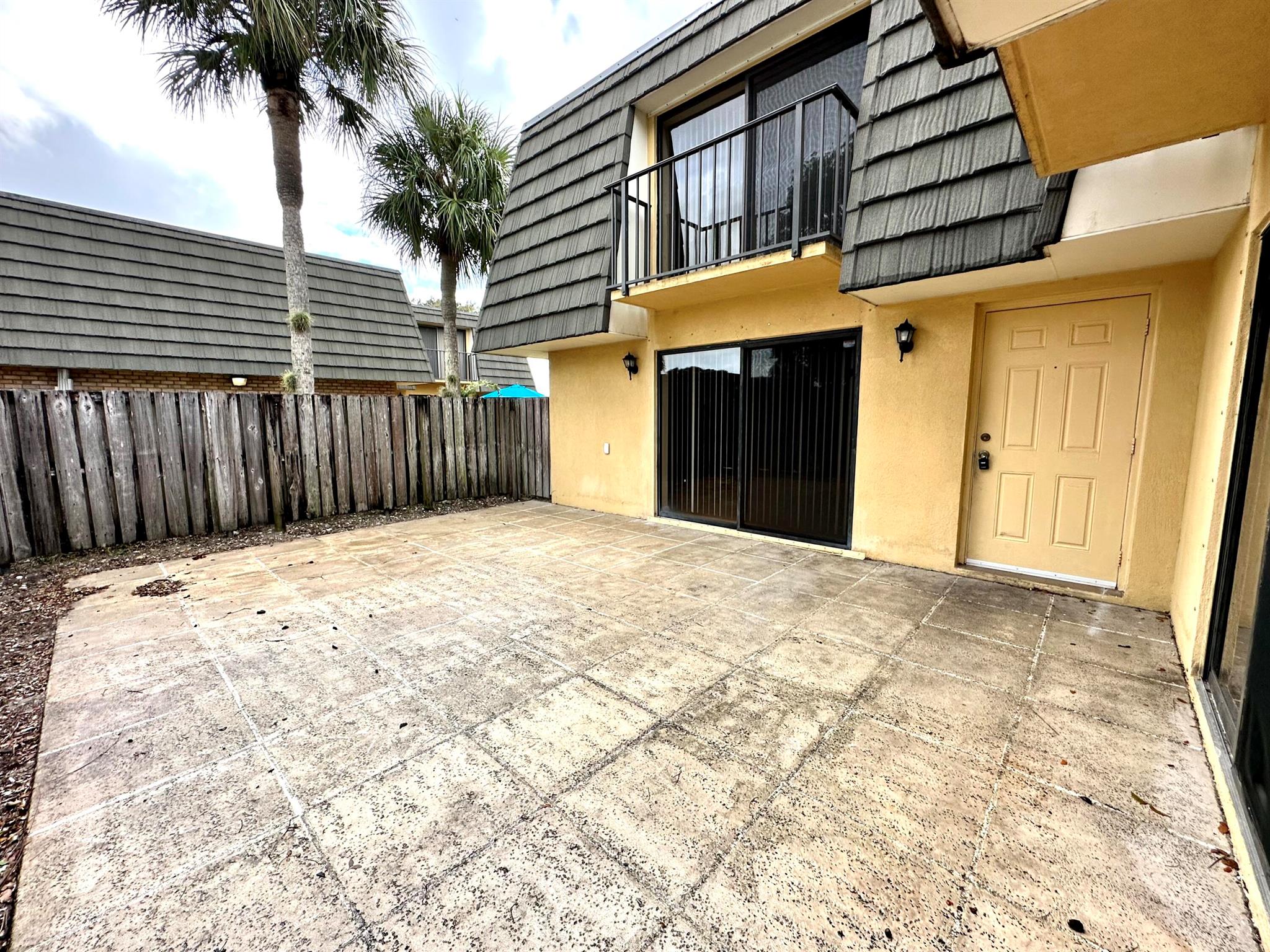 VILLAGE OF SANDALWOOD LAK - Residential Lease