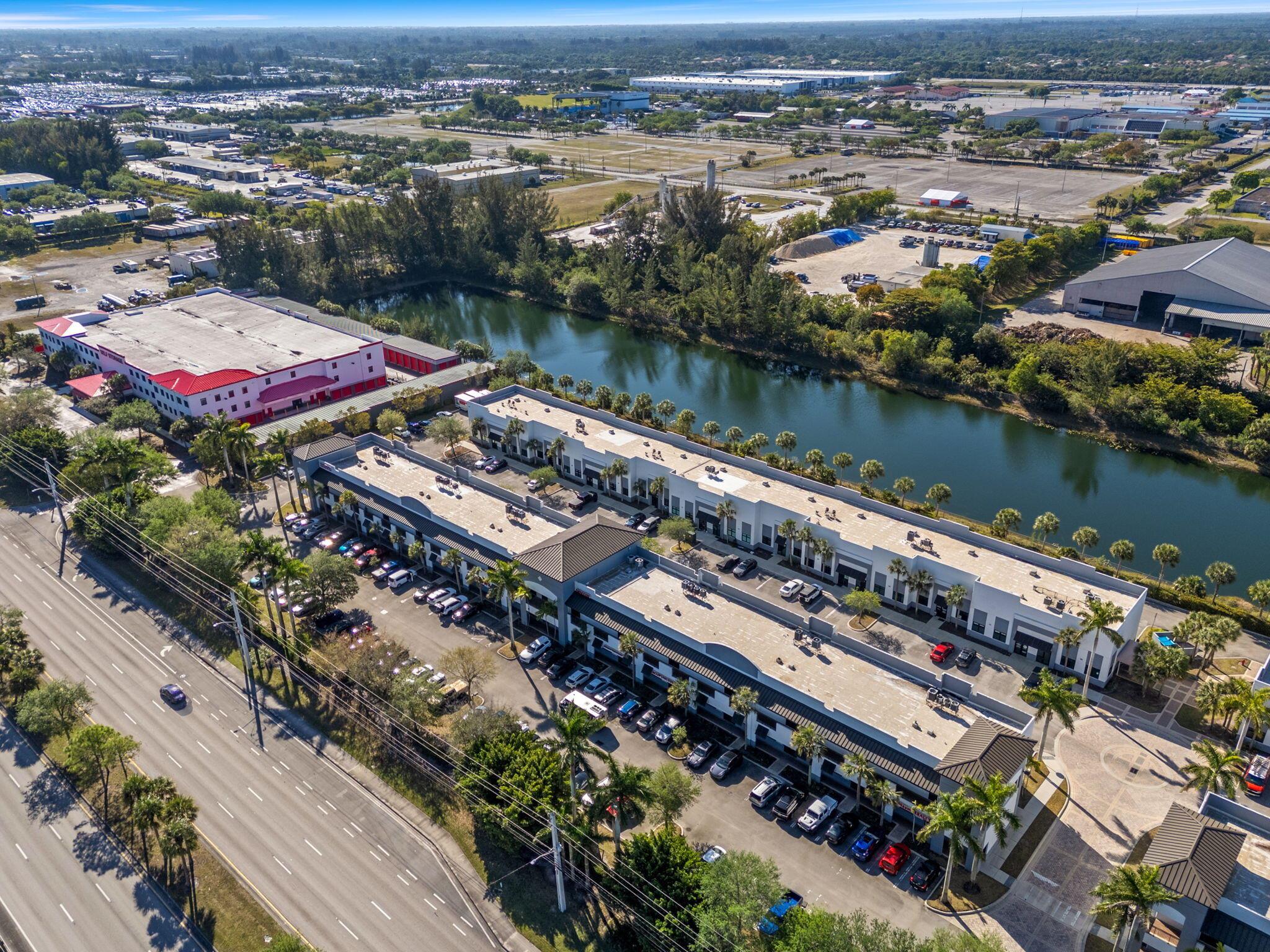 ROYAL PALM BUSINESS PLAZA - Commercial Lease