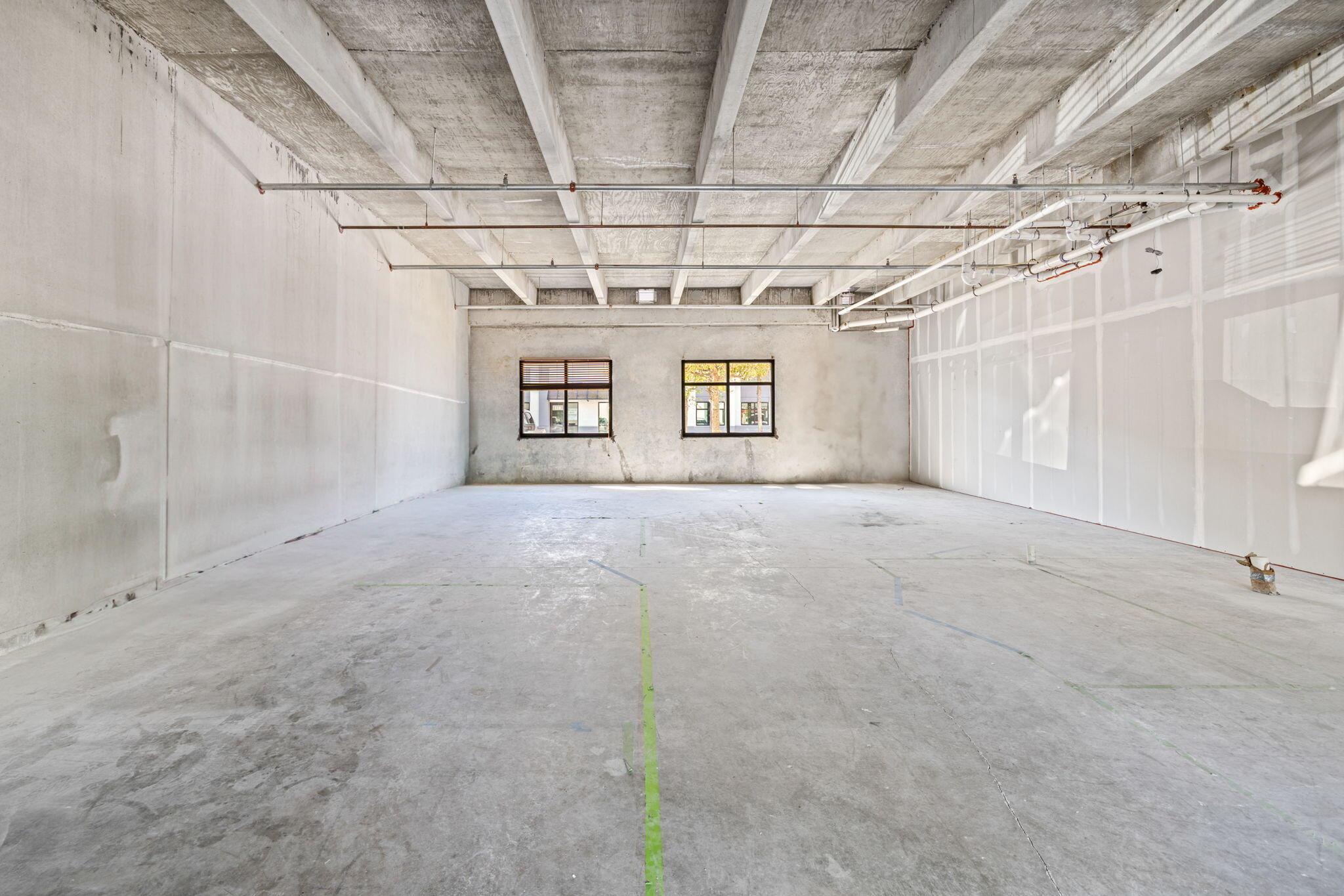 ROYAL PALM BUSINESS PLAZA - Commercial Lease