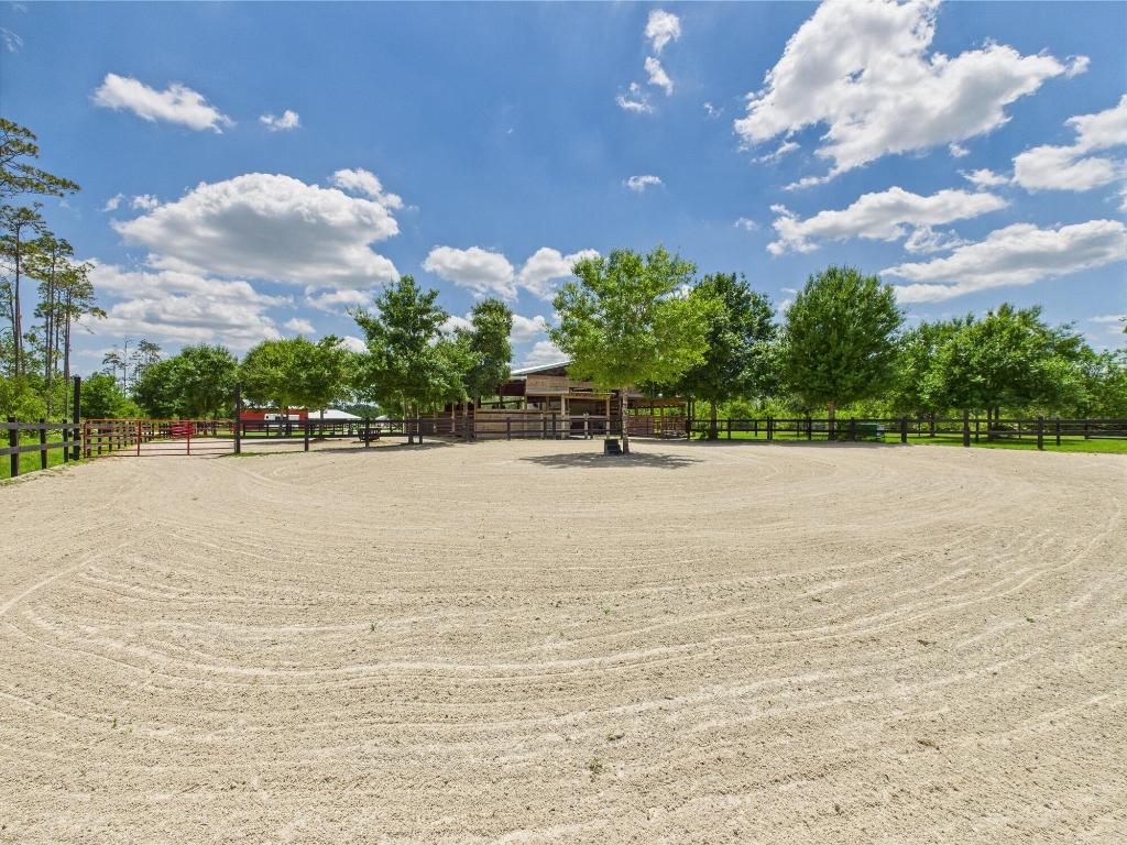 INDIAN HAMMOCK HUNT AND RIDING - Residential