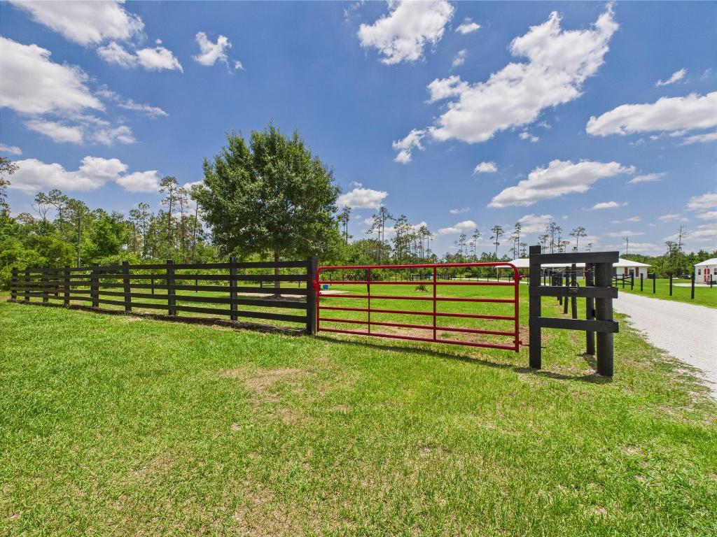 INDIAN HAMMOCK HUNT AND RIDING - Residential