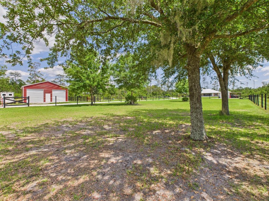 INDIAN HAMMOCK HUNT AND RIDING - Residential